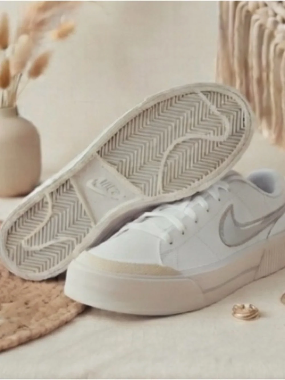 Nike classic feminine